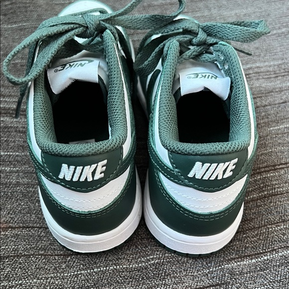 Nike - Picture 9 of 10